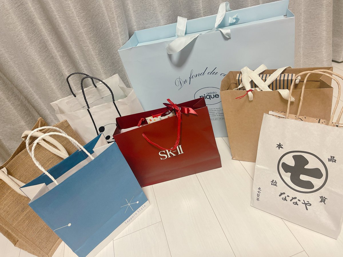 イベント来てくれた方
本当にありがとうございました🥰らぶ！

カレンダー楽しんで貰えたら嬉しいです🌹

プレゼント！大事にします😭💜 https://t.co/rzsULnLZQ3