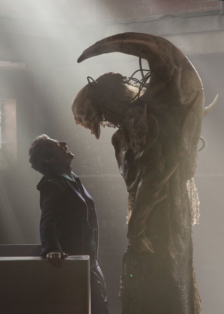 brinatello's tweet photo. #OTD (October 10, 2015): The #DoctorWho S9 episode, #BeforeTheFlood, aired. The conclusion continues with the #TwelfthDoctor (#PeterCapaldi) traveling back in time before the flood to stop #TheFisherKing (#NeilFingleton) and save his companion #ClaraOswald (@Jenna_Coleman_). https://t.co/UlNI9IkU17