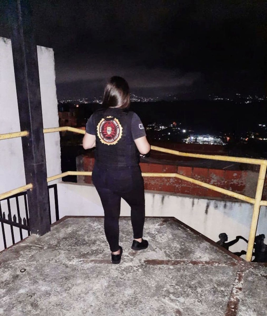 Guerreras de la seguridad en El Valle, sector el 70. 

  #Cicpc #PorTuSeguridad #Seguridad #DouglasRico #Venezuela #PoliciaCientifica #Policia