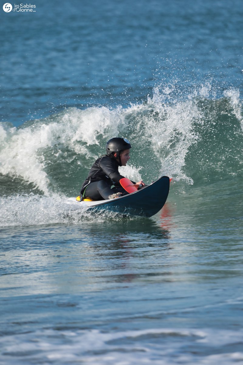 VilleDesSables's tweet photo. Le Canoë-Kayak Côte de Lumière #CKCL, club sablais de #pirogue et de #waveski, a été choisi pour accueillir le championnat régional de waveski-surfing.
✅ Rendez-vous à Tanchet en face de @ISOLesSables pour suivre la compétition et profiter de cette belle météo aux #sablesdolonne https://t.co/nmXLRV8LtA