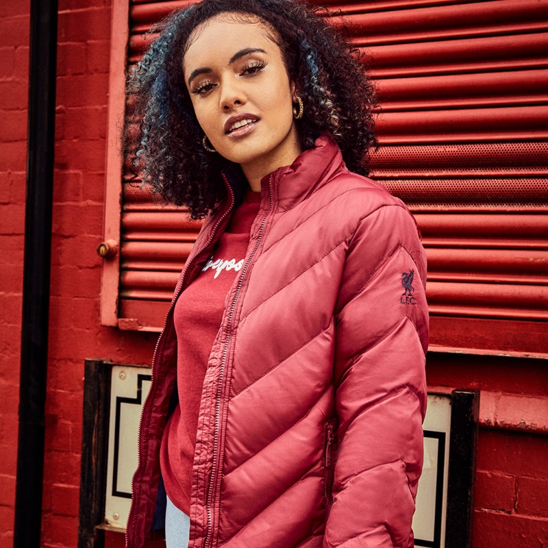 LFC's tweet photo. Wrap up warm in style 🍂

Save on Autumn fashion, with 𝐮𝐩 𝐭𝐨 𝟑𝟎% 𝐨𝐟𝐟 𝐞𝐯𝐞𝐫𝐲𝐭𝐡𝐢𝐧𝐠 until 11:59pm BST 𝐭𝐨𝐝𝐚𝐲!