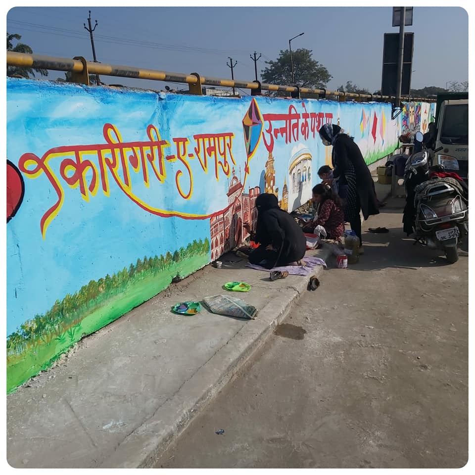 DeoRampur's tweet photo. कुछ पुराने रंग.....🎨
🎨#रंगे_रामपुर🎨
आप आ रहे है ना पनवडिया ब्रिज पर वॉल-पेंटिंग करने।
जनपद रामपुर,उत्तर प्रदेश में 16 से 25 अक्टूबर, 2021 @hunarhaat  का आयोजन होने जा रहा है।
🙏आप सभी सादर आमंत्रित ।🙏
Register yourself @8077786898

@MOMAIndia 
@naqvimukhtar 
@CMOfficeUP https://t.co/m7JFDEHGh2