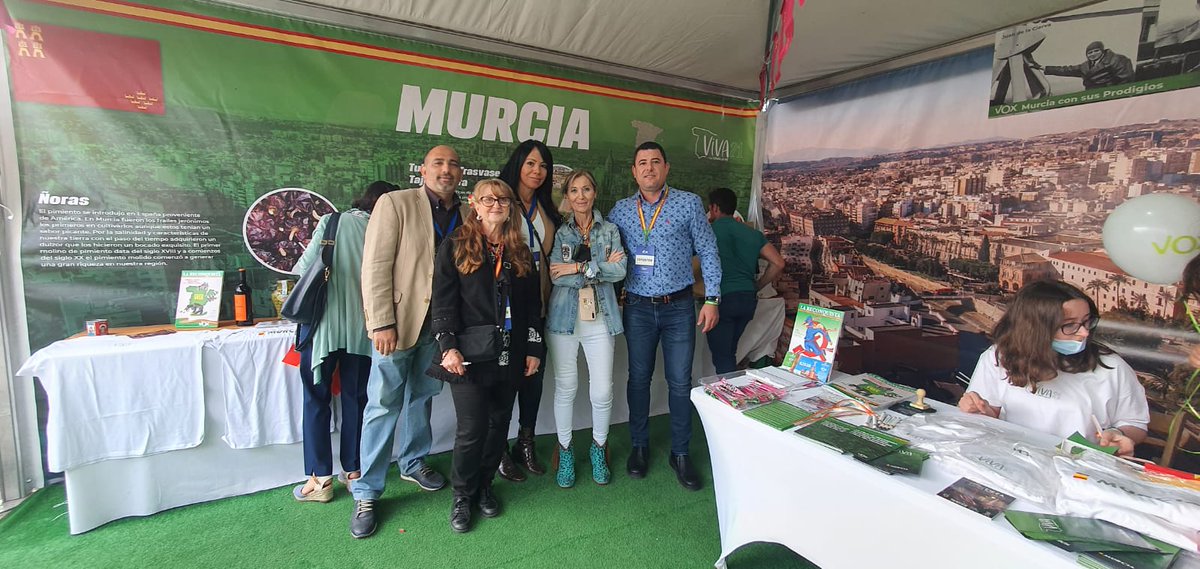 Vox_Murcia's tweet image. 💪🏻 Seguimos en el #VIVA21🇪🇸 y hoy hemos recibido la visita del mejor de todos nosotros, José Antonio Ortega Lara.

🙏🏻 Muchas Gracias
#AgendaEspaña