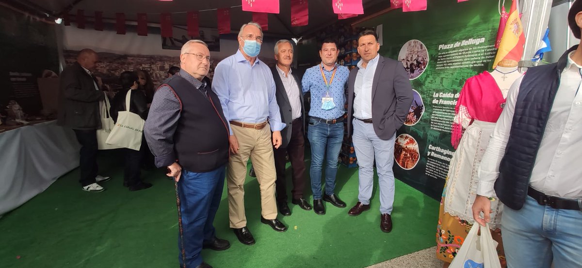 Vox_Murcia's tweet image. 💪🏻 Seguimos en el #VIVA21🇪🇸 y hoy hemos recibido la visita del mejor de todos nosotros, José Antonio Ortega Lara.

🙏🏻 Muchas Gracias
#AgendaEspaña
