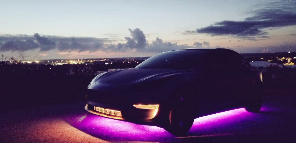 nate_mccomb's tweet photo. Out for an early Sunday morning drive trying to raise my #Tesla Safety Score!
#PurpleModel3 https://t.co/YoZ30T3f0A