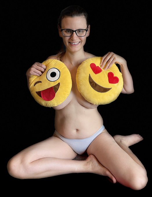 I can&rsquo;t wait to show you these milky squirting breasts. #lactaction #SellingContent https://t.co/108<a href="/tag/sellingcontent"class="tags"><span>#sellingcontent</span></a><a href="/tag/lactaction"class="tags"><span>#lactaction</span></a>