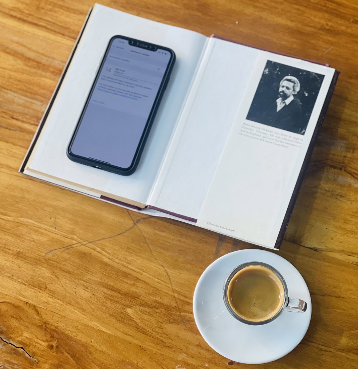 mBongo's tweet photo. #CoffeeHolic diary; home is where espresso is perfectly extracted and #iOS15 updates in 9 minutes as #WeAtTheRidge surfs on 100mbps!
& yes, itโs #AbdulrazakGurnah month at @TheRidgeDar come in, for in #CafeReading:
#MemoryOfDeparture
#ByTheSea
#AdmiringSilence
#Desertion https://t.co/eXcBnEdwv3