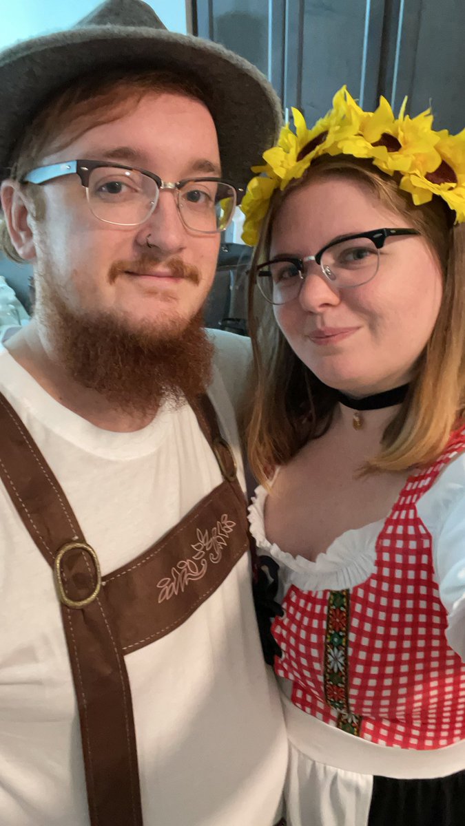 KristenAndKits's tweet photo. We got our first apartment with no roommates and are living are our best lives. 🥳 https://t.co/oHiL14pkNV