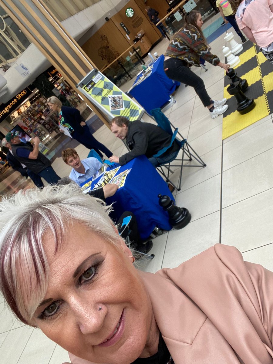debbie garroway tweet media
