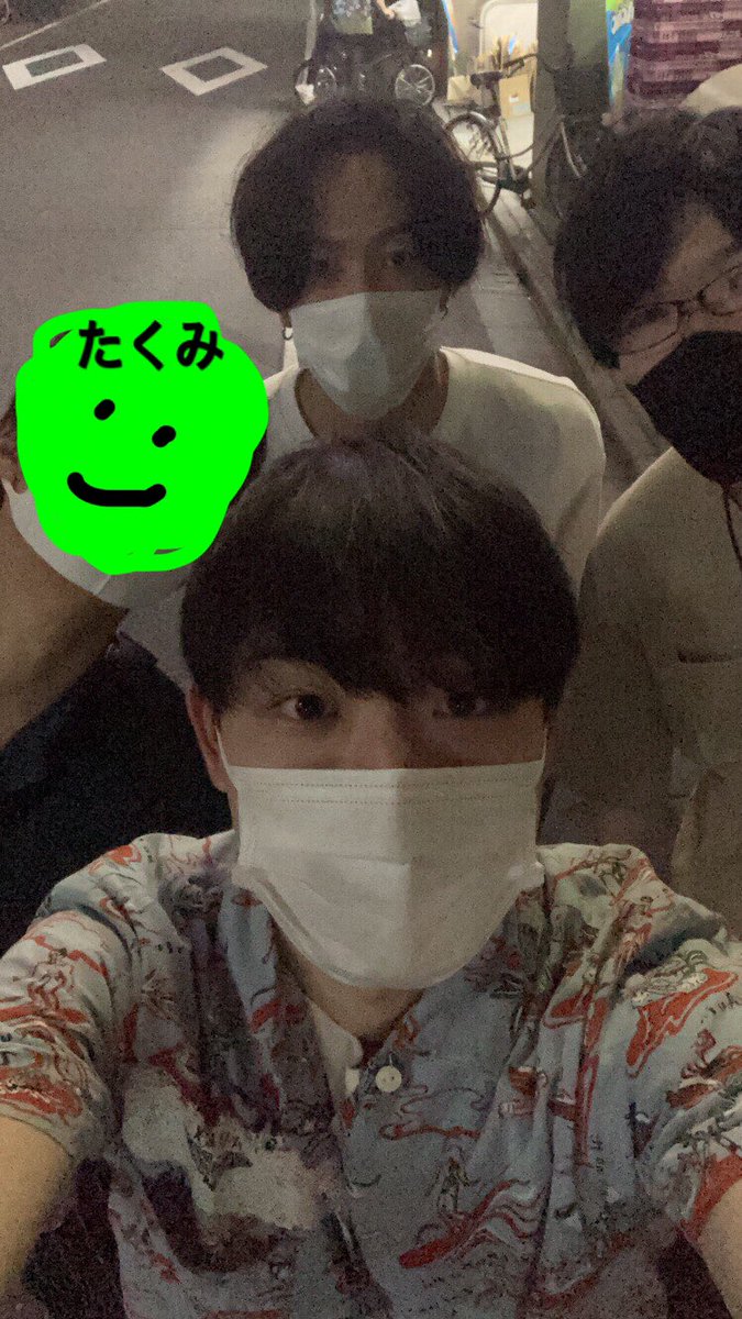 Nomoneys0515's tweet photo. 【ノーマネーズ豆知識】

・YouTubeのコメントの返信、公式Twitter、Instagramのストーリー、TikTokのコメントの返信をしてるのが「せーりゅー」
・Instagramの投稿をしてるのが「かず」
・皆んなに笑顔を分け与えてるのが「しゅーと」
・最近筋トレしてるのが「たくみ」 https://t.co/lwqIoEk8PK