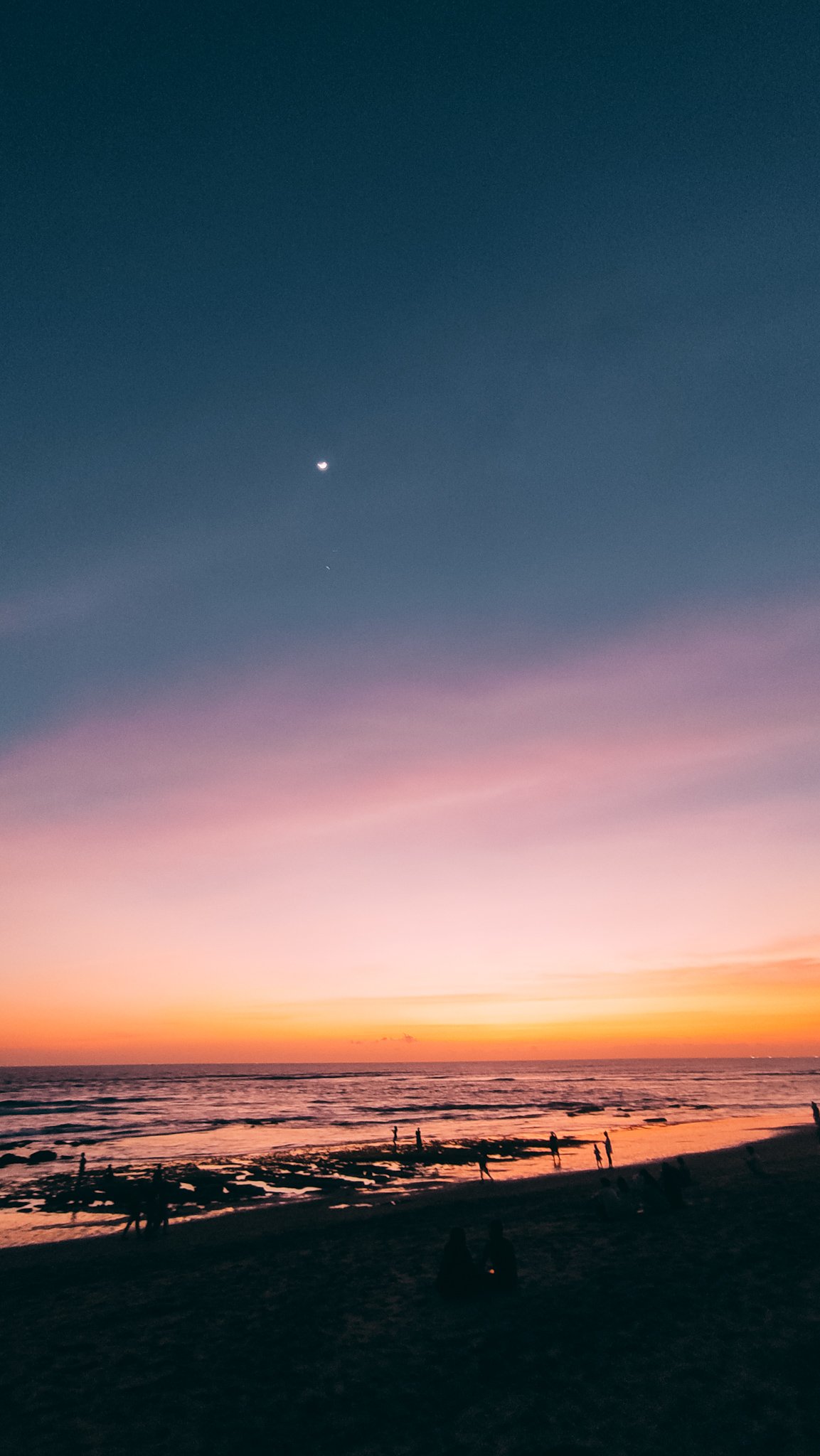 カイリ バリ島のプロ バリ島から本日の夕焼けをお届け 久しぶりに夕陽を見て感動したので写真をとってみましたがイマイチでした 笑 T Co 7cqopuxvlw Twitter