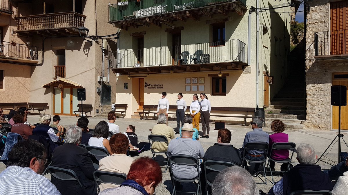 Cia. Les Cícliques ara a #Tuixent. #teatre #microteatre #empoderament #cultura