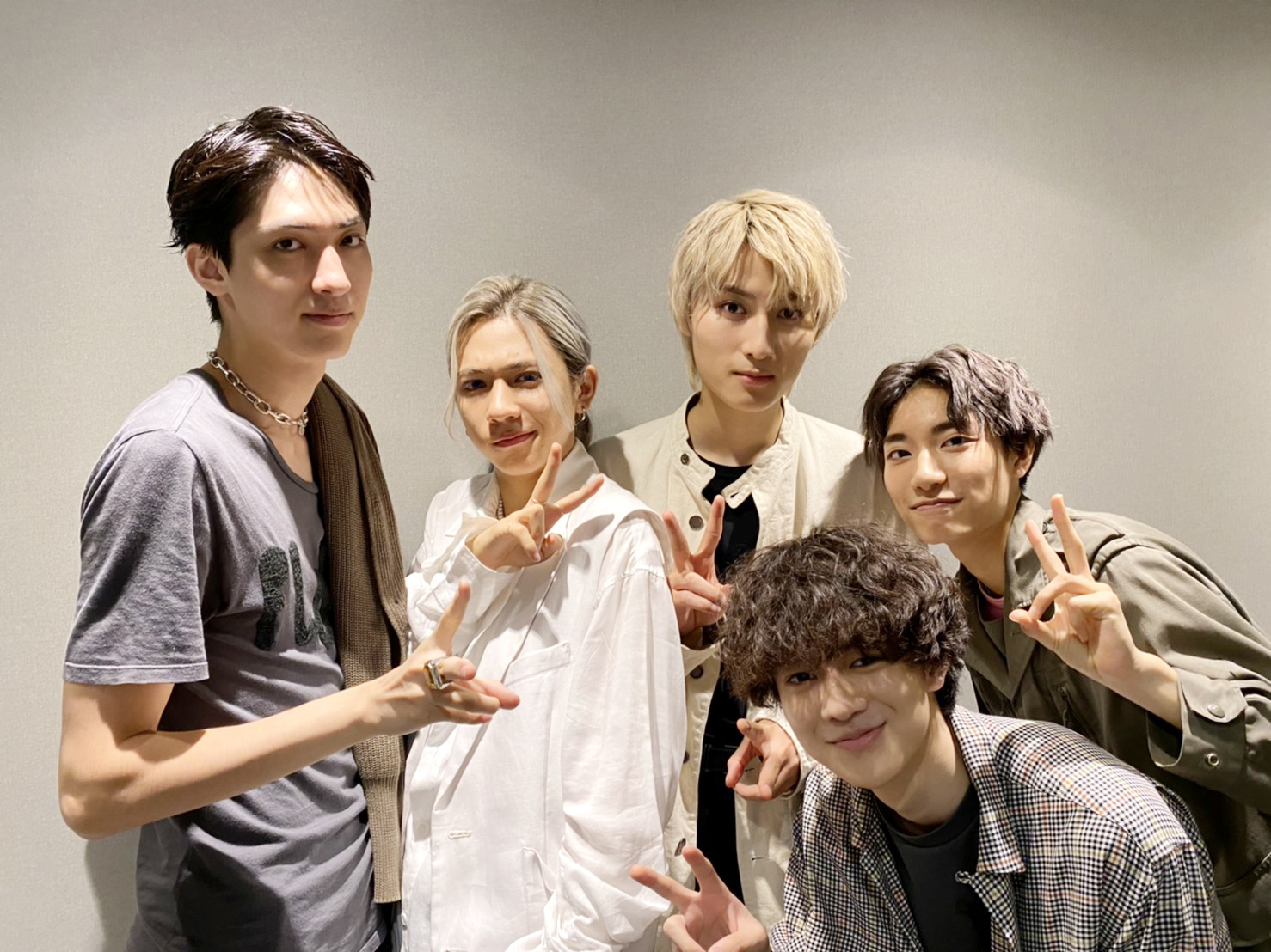 SUPER☆DRAGON OFFICIAL CALENDAR 2022』＆ 3rd写真集 公式