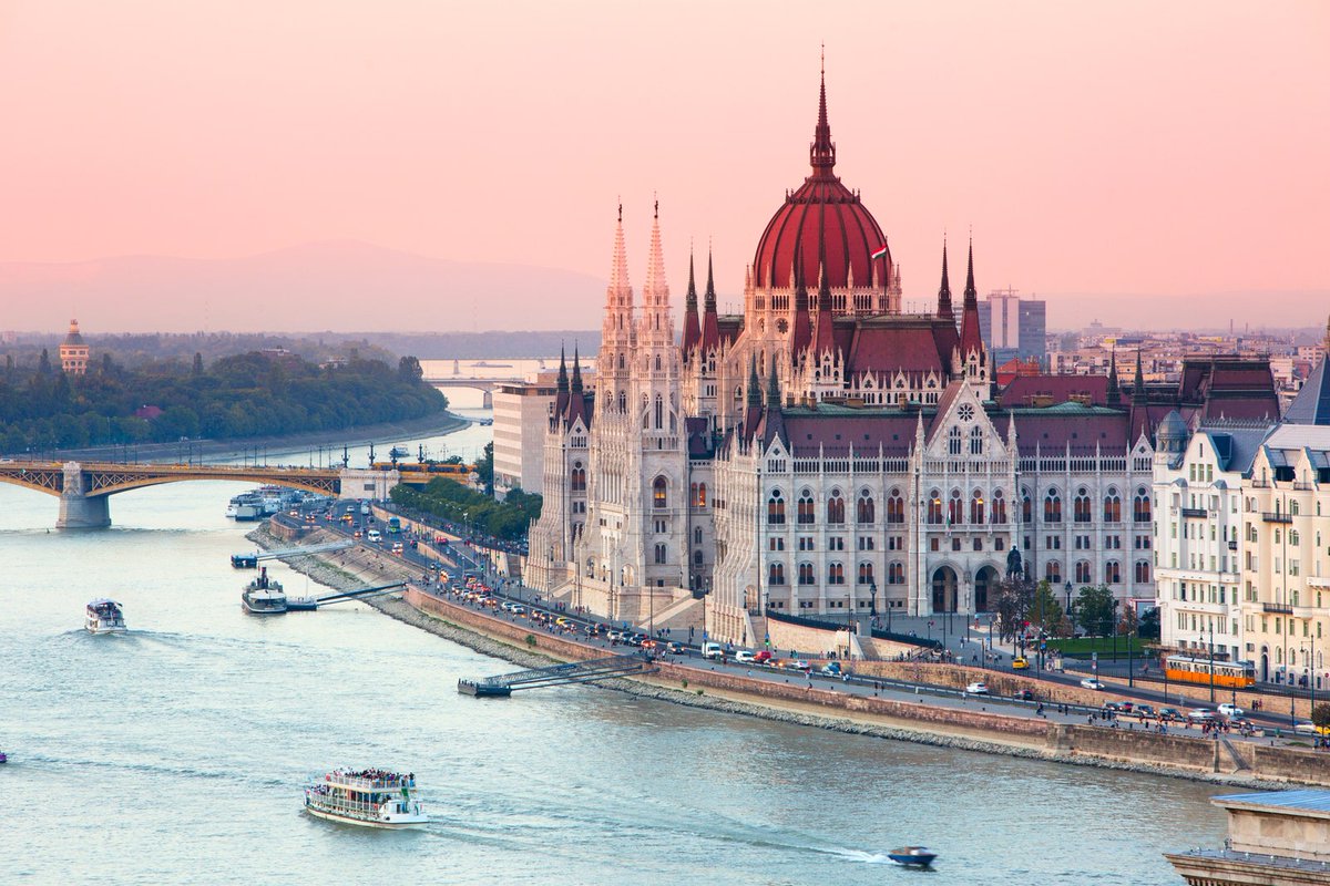 CNTraveler's tweet photo. 30 stunning UNESCO World Heritage Sites that should definitely be on your travel list: https://t.co/VKWmGH1Uwm https://t.co/CHj3YX4oyl