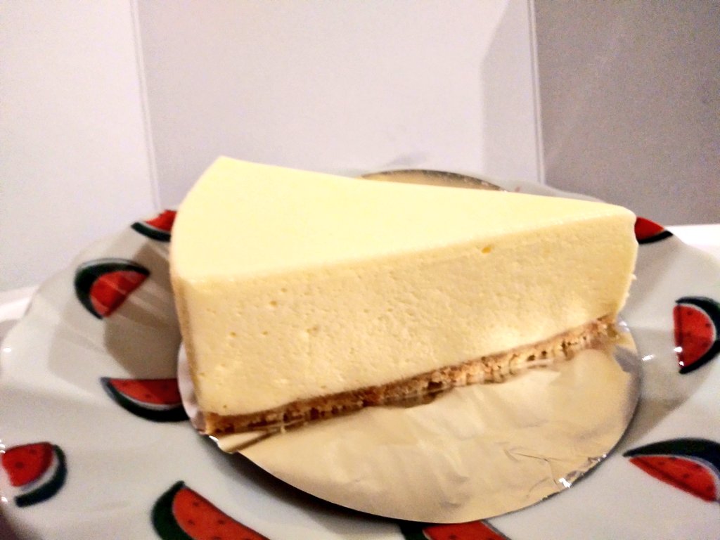 椹 51mmのその向こうへ On Twitter 北上市のフェアリーテールというチーズケーキ専門店のカマンベールチーズケーキと抹茶チーズケーキ スプーンがスッと入るくらい柔らかくてなめらかでちゃんとカマンベールと抹茶の味がして美味しかった