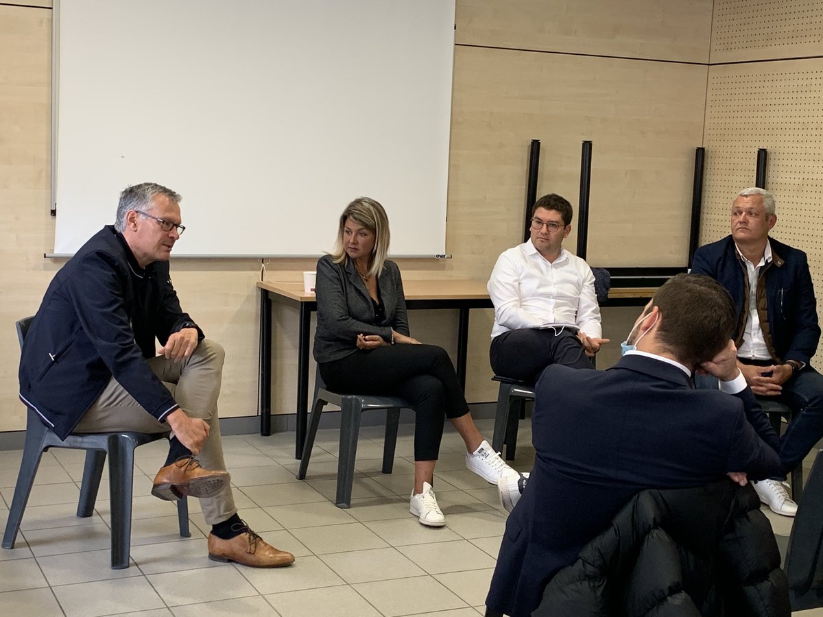 Joie partagée ce dimanche matin de retrouver à Fontaine  les ⁦@JeunesMacronARA⁩ pour parler de progressisme municipal avec mes amis Maires de Fontaine et de Seyssins ⁦<a href="/francklongo/">Franck Longo</a>⁩ et  ⁦<a href="/FHugele/">Fabrice Hugelé</a>⁩ . Une volonté de réfléchir sur nos futures institutions.⁦