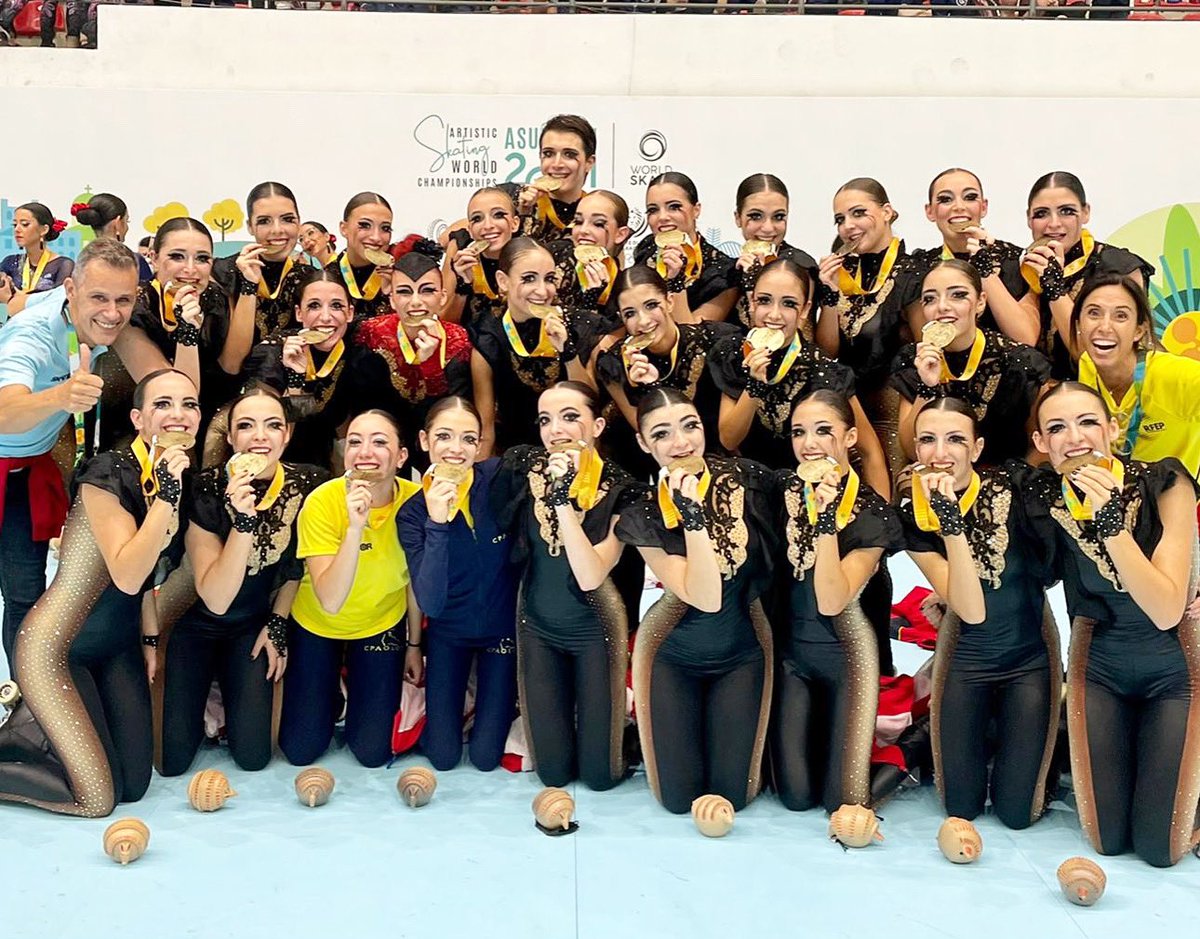 CPAOLOT's tweet photo. CAMPIONES DEL MÓN 2021🥇🕷

Després de la temporada més llarga i segurament més dura hem aconseguit  proclamar-nos campiones amb Trampa Mortal! Infinites gràcies a tots, us hem sentit molt a prop!

#worldchampion #asuncion #trampamortal #campiones #goldmedal #cpaolot #deadlytrap https://t.co/gYIuib3FHm