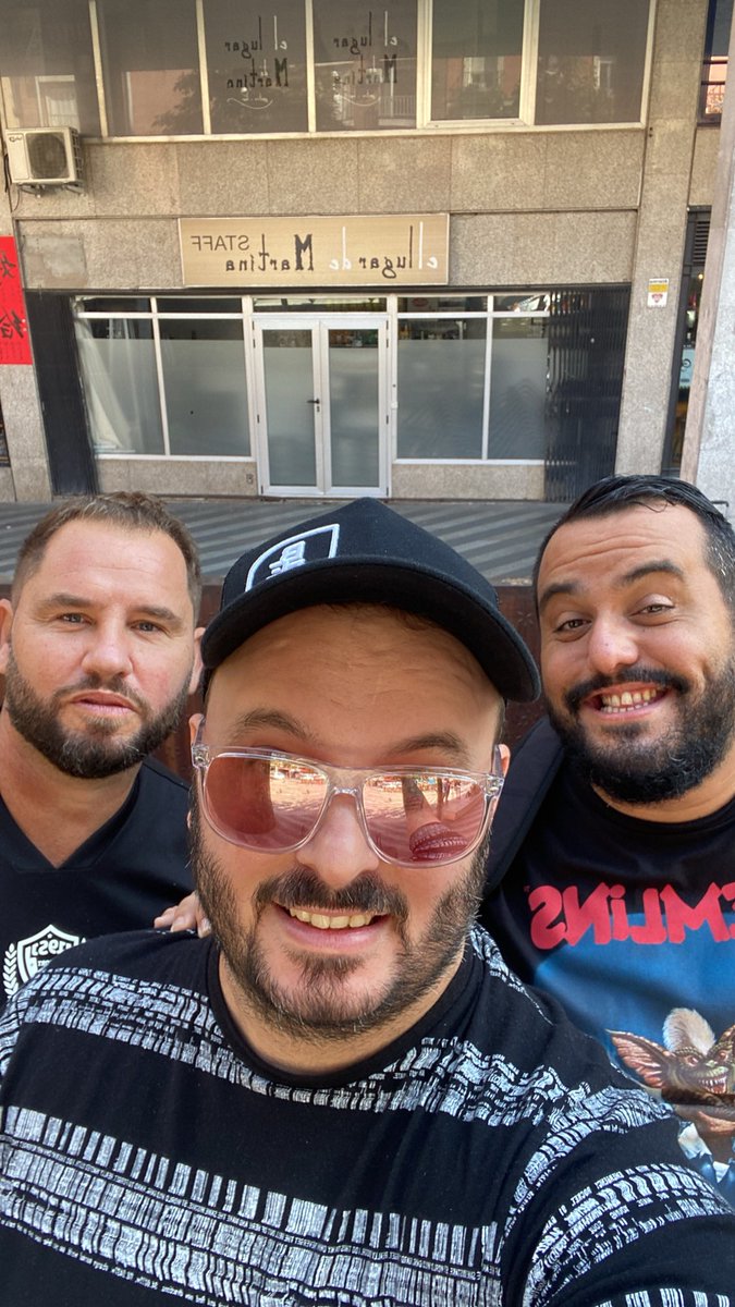SaulRomero_'s tweet photo. Lo de ayer en Madrid fue increible! @kikeperezcomico cualquier cosa q diga es poco, GRACIAS por una noche unica y por ser como eres!❤️ 
Y a @erauncrass por remar juntos siempre❤️
Y a tod@s l@s q fueron por el buen rollo!

Q sigan las risas! https://t.co/uLZSGcqE6E