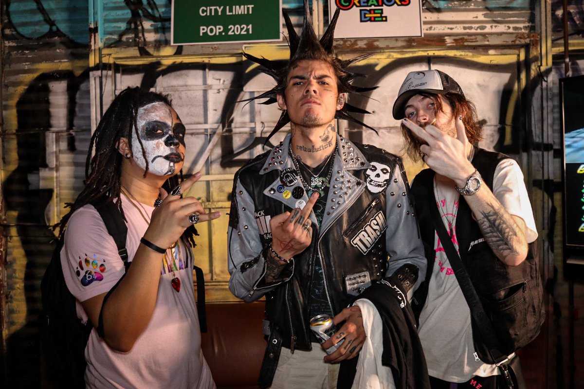 64pandq's tweet photo. rockstar shit 🤞⛓ https://t.co/L0mKMagZrx
