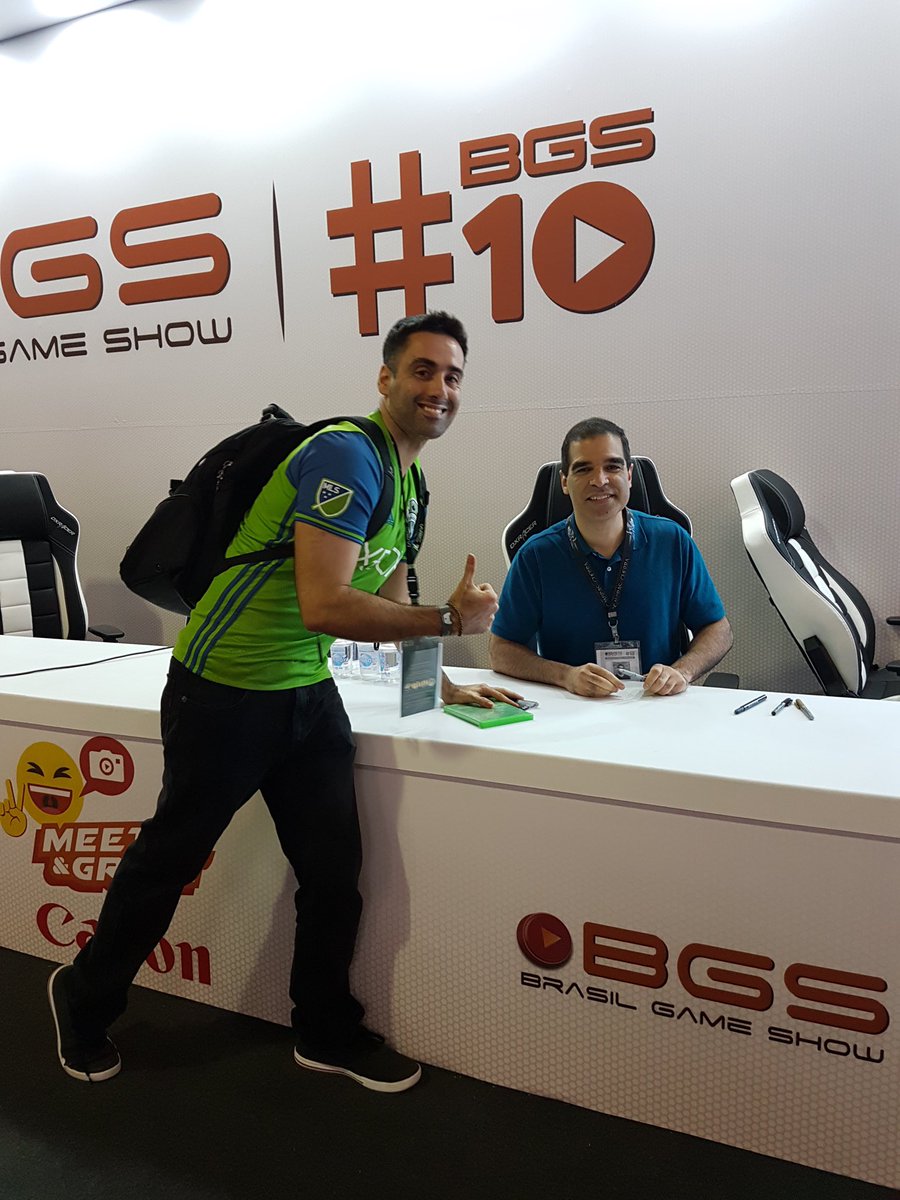 Paulo___Mendes's tweet photo. Com certeza um dos momentos mais incríveis e emocionantes da minha vida quando tive a oportunidade de conhecer pessoalmente o mito @noobde ( Ed Boon ) , criador de Mortal Kombat , minha franquia preferida de jogos de luta
#BGS2017 #Relembrareviver @BrasilGameShow https://t.co/UgOJxV73vn