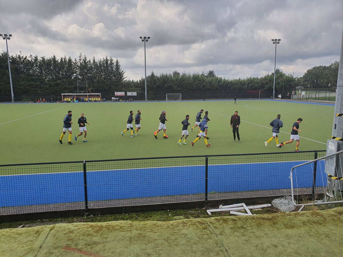 Preparations are underway for our home game vs Hampstead &amp; Westminster 2s this afternoon...

#AkhaLal