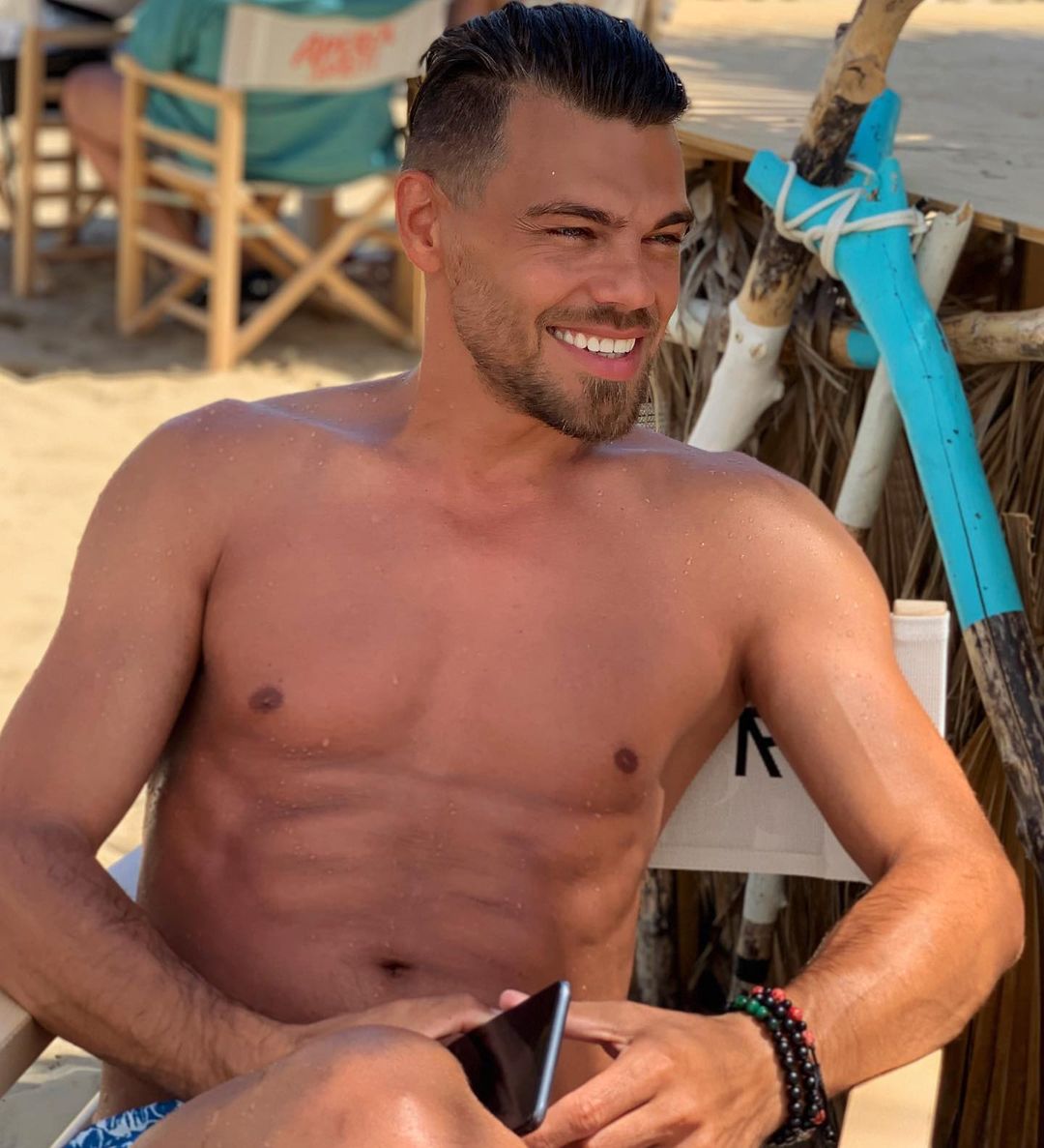 HotMaleCelebs6's tweet photo. Ciprian Silasi๐ฅต๐ฅต๐๐๐๐๐๐โคโค
#RomanianSinger๐ https://t.co/IN3cYSRe42