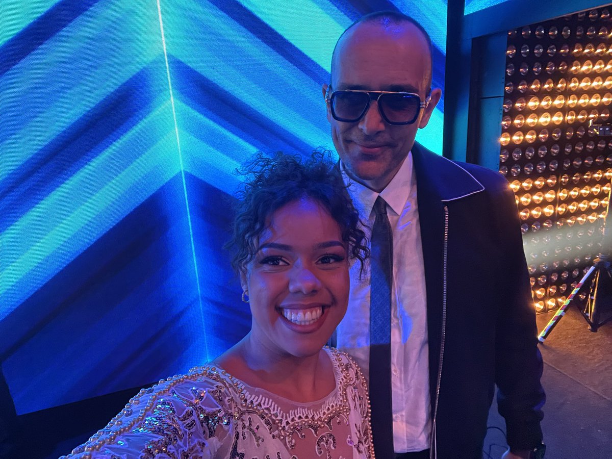 SislenaC's tweet photo. RISTO!💜 

La persona que cada vez que me escucha tiene algo bueno para decirme y estoy tan agradecida con cada palabra y consejo que he recibido de él hacia mí que es inexplicable lo que siento, simplemente GRACIAS. 
Estoy segura de que habrán mucho más reencuentros
@ristomejide https://t.co/KVVb3qsQXF