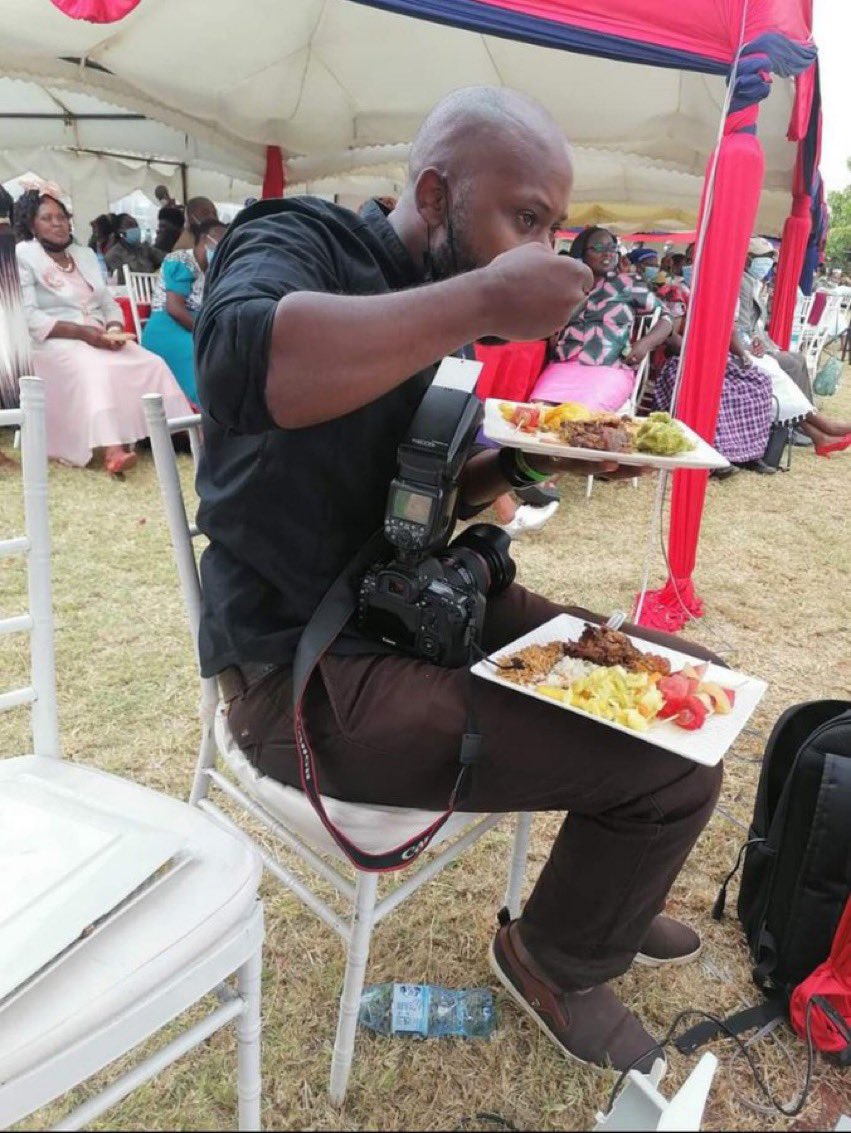 UK and American Twitter arguing about feeding photographer. 

Meanwhile in Kenya