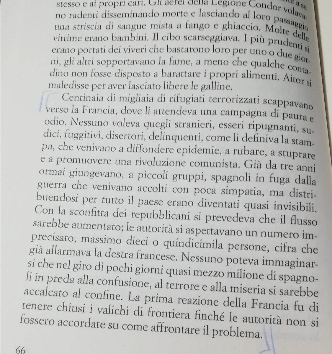 "1939. Alla fine della guerra civile, con la presa del potere da parte di Franco, migliaia di spagnoli sono costretti a fuggire."
Lungo petalo di mare - Isabel Allende