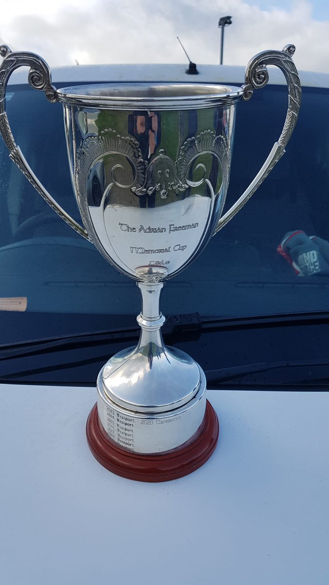 MayoGAA's tweet image. John West U15A Feile Hurling Final.
Adrian Freeman Memorial Cup.
@claremorrisgaa 4-14
@CBarMitchelsHC 1-12
Presentation made by Seamus Freeman &amp;amp; Jimmy Connor to the Claremorris Hurling captain Darra Beirne.