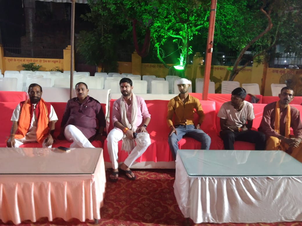 Avinash Trivedi - Bablu (@mla_avinash) on Twitter photo рдирд╡рд░рд╛рддреНрд░рд┐ рдХреЗ рдкрд╛рд╡рди рдЕрд╡рд╕рд░ рдкрд░ рдЕрдкрдиреЗ рд╡рд┐рдзрд╛рдирд╕рднрд╛ рдХреНрд╖реЗрддреНрд░ рдХреЗ рдЧреНрд░рд╛рдо рддрд░рд╣рд┐рдпрд╛ рдореЗрдВ рдордВрдбрд▓ рдорд╣рд╛рдордВрддреНрд░реА рд╢реНрд░реА рд╕рдВрджреАрдк рдпрд╛рджрд╡ рдЬреА рджреНрд╡рд╛рд░рд╛ рдЖрдпреЛрдЬрд┐рдд рдорд╛рдБ рднрдЧрд╡рддреА рдХреЗ рдЬрд╛рдЧрд░рдг рдореЗ рд╕рдореНрдорд▓рд┐рдд рд╣реБрдЖ l рд╕рд╛рде рдореЗ рдордВрдбрд▓ рдЕрдзреНрдпрдХреНрд╖ рдЧреМрд░рд╡ рд╕рд┐рдВрд╣ рдЪреМрд╣рд╛рди рдЬреА рдореМрдЬреВрдж рд░рд╣реЗ l рдирд╡рд░рд╛рддреНрд░рд┐ рдХреЗ рдкрд╛рд╡рди рдЕрд╡рд╕рд░ рдкрд░ рдЕрдкрдиреЗ рд╡рд┐рдзрд╛рдирд╕рднрд╛ рдХреНрд╖реЗрддреНрд░ рдХреЗ рдЧреНрд░рд╛рдо рддрд░рд╣рд┐рдпрд╛ рдореЗрдВ рдордВрдбрд▓ рдорд╣рд╛рдордВрддреНрд░реА рд╢реНрд░реА рд╕рдВрджреАрдк рдпрд╛рджрд╡ рдЬреА рджреНрд╡рд╛рд░рд╛ рдЖрдпреЛрдЬрд┐рдд рдорд╛рдБ рднрдЧрд╡рддреА рдХреЗ рдЬрд╛рдЧрд░рдг рдореЗ рд╕рдореНрдорд▓рд┐рдд рд╣реБрдЖ l рд╕рд╛рде рдореЗ рдордВрдбрд▓ рдЕрдзреНрдпрдХреНрд╖ рдЧреМрд░рд╡ рд╕рд┐рдВрд╣ рдЪреМрд╣рд╛рди рдЬреА рдореМрдЬреВрдж рд░рд╣реЗ l