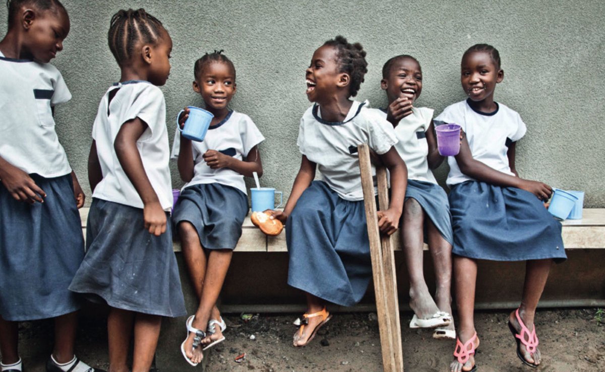 UNESCO_es's tweet photo. En los últimos 25 años, 180 millones más de niñas se han matriculado en la educación primaria y secundaria. 

Pero ningún país ha logrado aún la igualdad de género.

El 11 de octubre es el #DíaDeLaNiña
https://t.co/viGu2goo3r https://t.co/qSfPGZgJn6