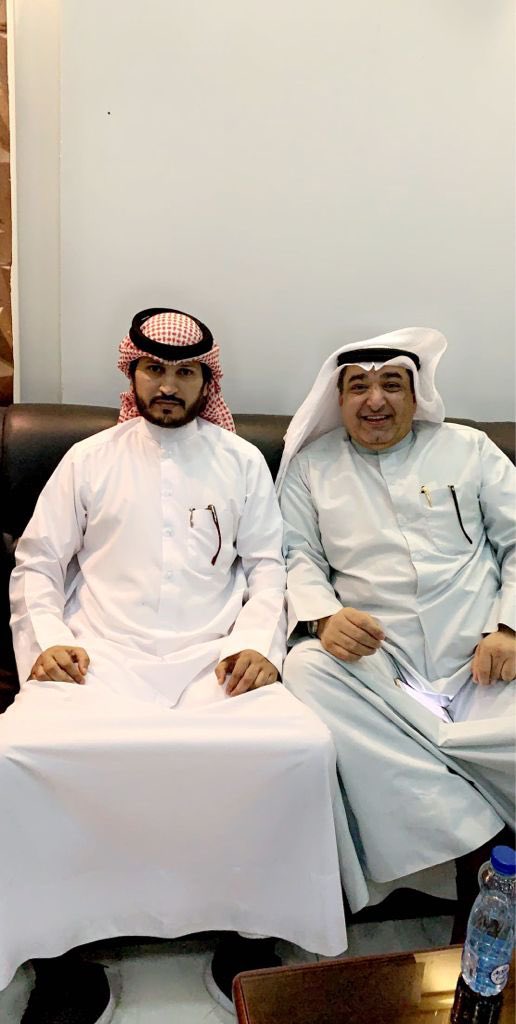 <a href="/modhi_alo/">مضحي عبدالله العتيبي</a> 

خاوي #الخوي اللي عن الناس يغنيك
     خوة  وفاء ماهي  بخوة  وناسه

اللي على عسر  المواقف يصافيك
  لاشافك ضايقن ماصد عنك براسه . 

الغالي مضحي العتيبي ابوعبدالرحمن