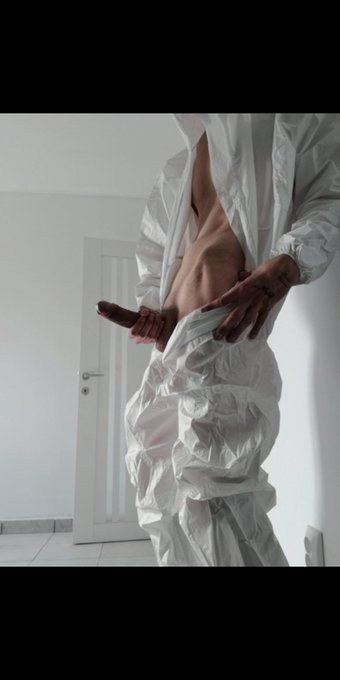 Horny at work.
#horny #hornycock #erection #twink #bisexual #bicurious #gay #follow #veinycock #masturbate