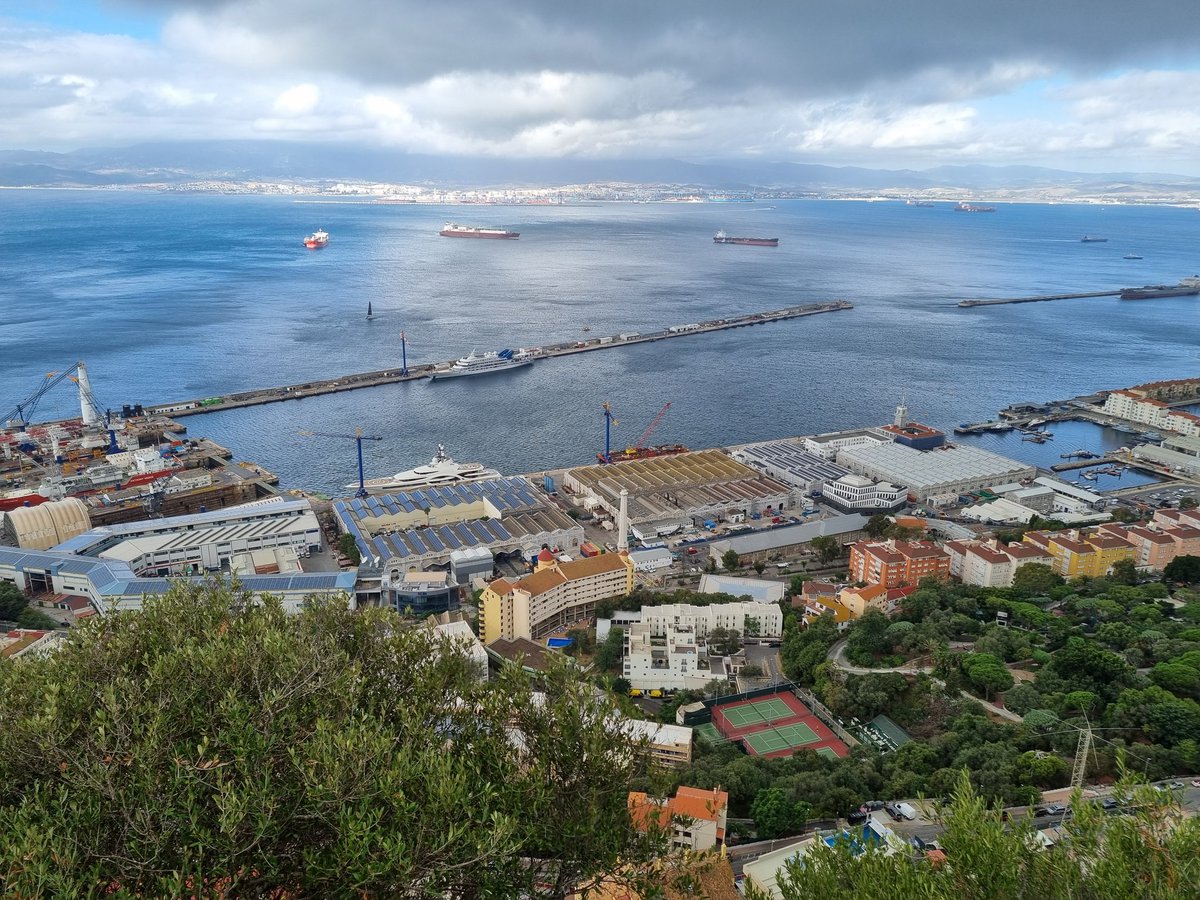 SMissing1986's tweet photo. When #SimonParkes went missing in #Gibraltar on 12.12.86 other #RoyalNavy warships were docked for #Global86 incl #HMSYork #HMSManchester &amp; #Frigates #Beaver #Amazon If you were ashore &amp; saw Simon get in touch. Last seen Horseshoe Pub Main St 10pm simonparkesmissing@gmail.com https://t.co/XWmwKm8ZWI