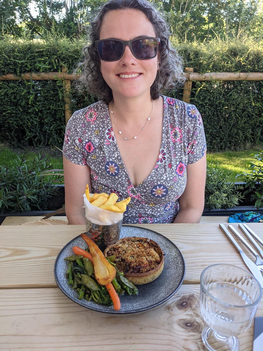 #allwoman is about spreading positive body images and highlighting the amazing women living positively after #mastectomy without reconstruction.

Our third photo today is thanks to Jenny

“Enjoying a meal out for my wedding anniversary”

#LivingFlat #FlatFortnight  #BCAM https://t.co/vMfXoZcddX