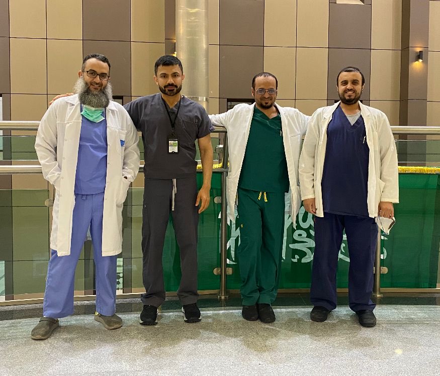 بتعاون رائع تم استخدام العلاج الكيماوي المسخّن داخل الغشاء البريتوني من قبل أطباء جراحة أورام وتخدير وصيدلة إكلينيكية قامت وحدة طب وجراحة الأورام النسائية بعمل أولى عملياتها باستخدام تقنية الHIPEC لمصابة بسرطان المبيض شفاها الله.
#المدينة_الطبية_الجامعية 
#جامعة_الملك_سعود