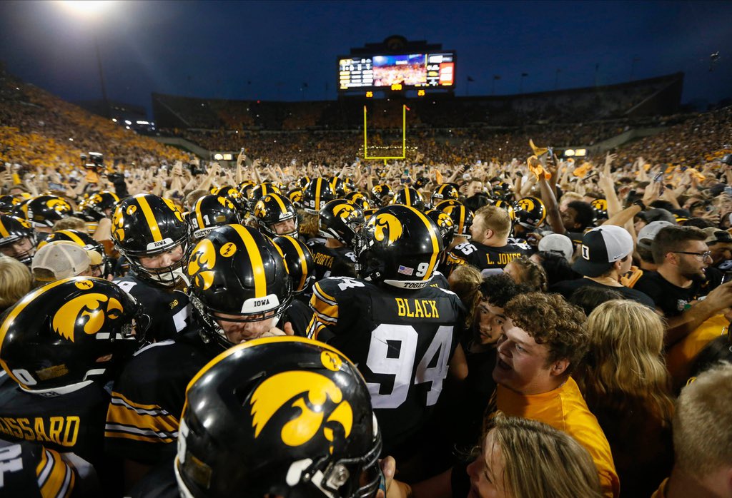 PFF_College's tweet photo. Iowa is officially the #2 team in the country

Their highest ranking since 1985 https://t.co/OIOKdwRfrx