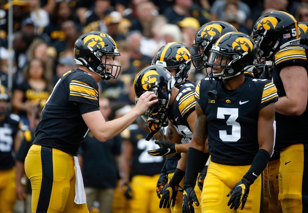 PFF_College's tweet photo. Iowa is officially the #2 team in the country

Their highest ranking since 1985 https://t.co/OIOKdwRfrx