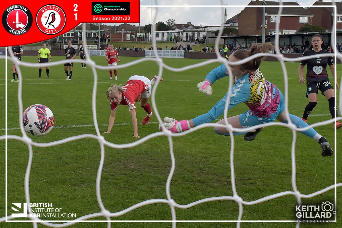 KGtopsnapper's tweet photo. Match Gallery @CAFCWomen v Bristol City Women.

A brace from @emma_foll , including an diving header in injury time, gave Charlton a 2-1 victory.

https://t.co/aU1CDdwpHU

#cafc #Addicks #SandgaardEra #CharltonFamily #charltonwomen #OneClub #FAWC https://t.co/EFJa5iguOh