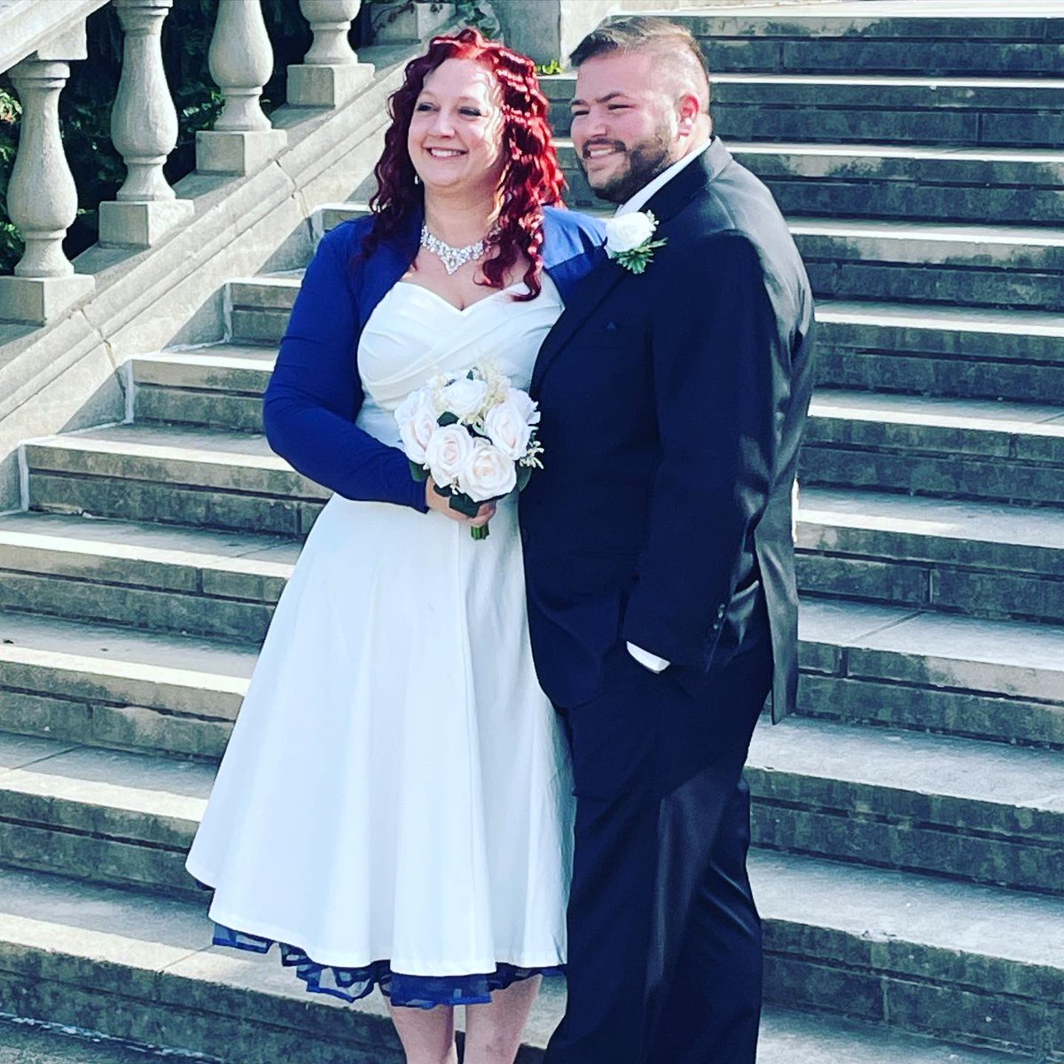Dracoprincess's tweet photo. 10 out of 10 today! #married https://t.co/potZLCCXZI