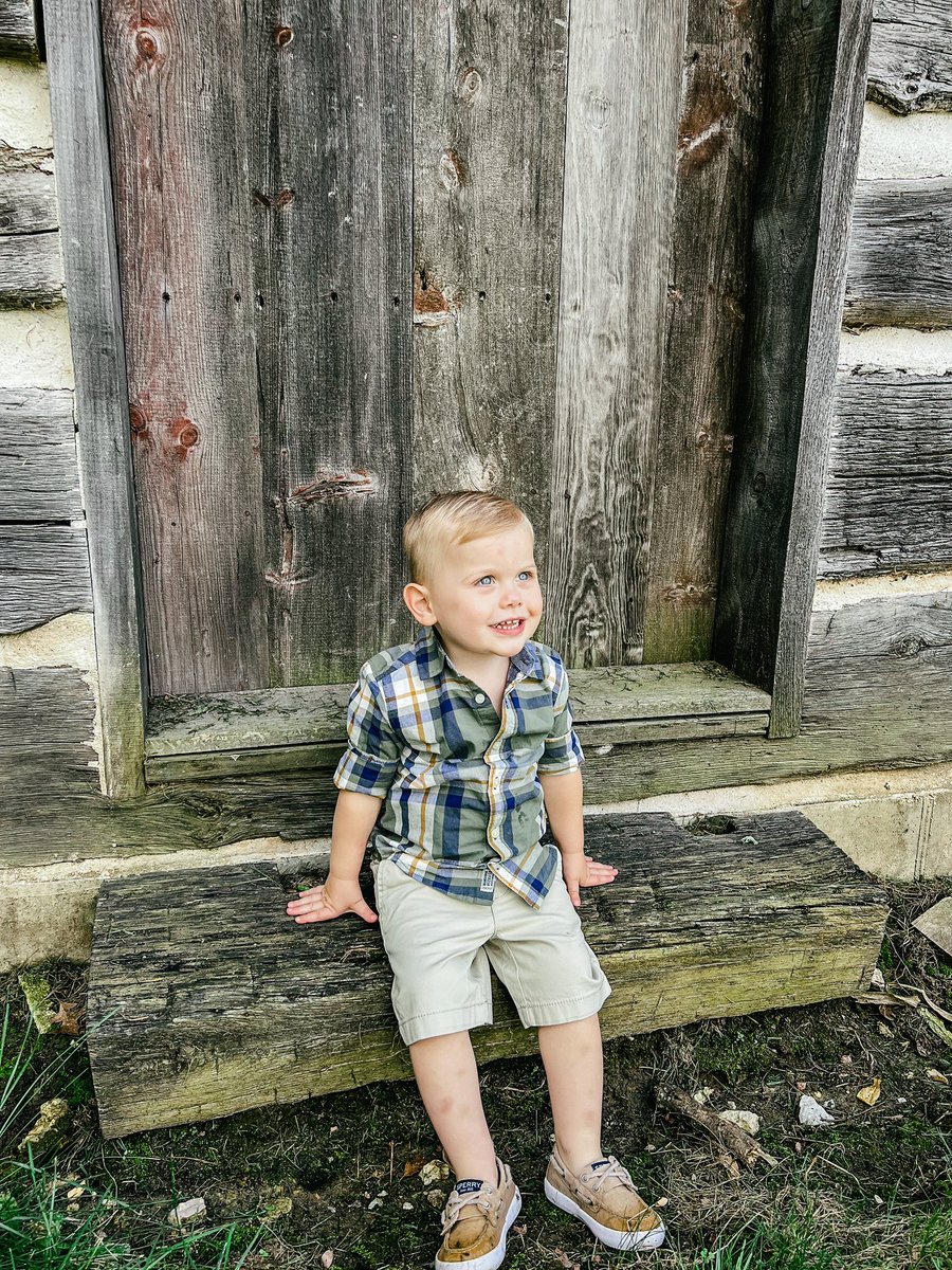 JessSnodgrass's tweet photo. Sneak peek of our 2021 family pics! https://t.co/WH8IzA1nAB