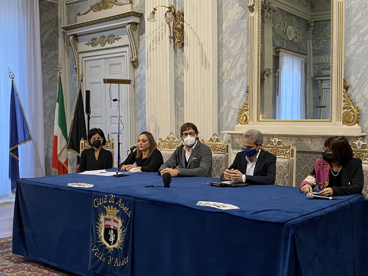 TgrRaiVdA's tweet photo. 🎭 Giornata nazionale della #psicologia: un video -sulla facciata della Biblioteca regionale- mostra la creatività dei valdostani, per promuovere la figura dello psicologo e la condivisione come strumento di benessere mentale. Presto nel tg 📺 #IoseguoTgr @OrdPsicologiVda #TgrVda https://t.co/1eqOggxSys
