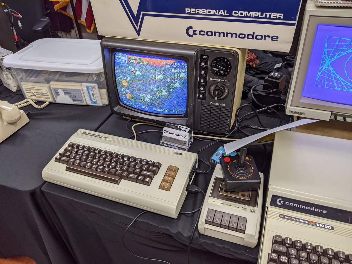 techknight2's tweet photo. Having a ton of fun with the #weatherstar 4000 at #vcfeast . Other exhibitors are picking up our transmissions https://t.co/fDPYCYCopy