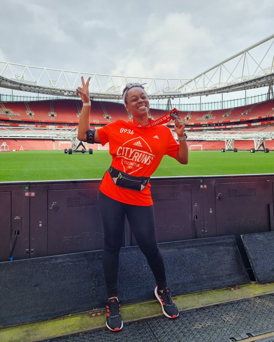 SugaMamaShardz's tweet photo. #Hackney5k 2 weeks ago (left) - Adidas 1 Hour #CityRunsLDN at Emirates Stadium today. No training, just vibes🏃🏾♀️🏅😍 https://t.co/XP8k3YlwIj