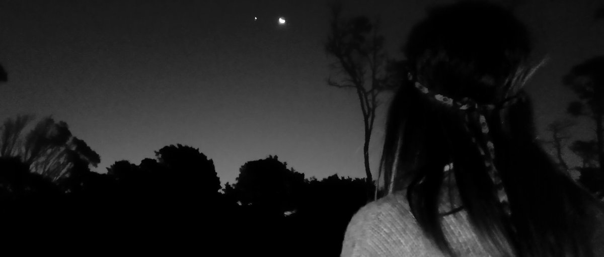 Rodaje de vídeo poema!
Ellas presentes. ✨🌙