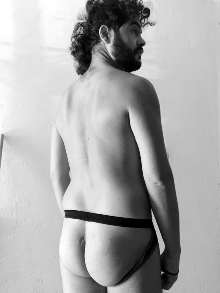karl_sol's tweet photo. ¿Qué ves, tú qué ves?
¿Qué ves cuándo me ves?
             🌸🤍-♥️🔥 

#DomingoEnSuspensorio 
#JockstrapSunday 
#EnergiaLibidinal 
#LibidinalEnergy 
#DomingoParaReponerse 
#RecoverySunday https://t.co/a0THaFZEeV