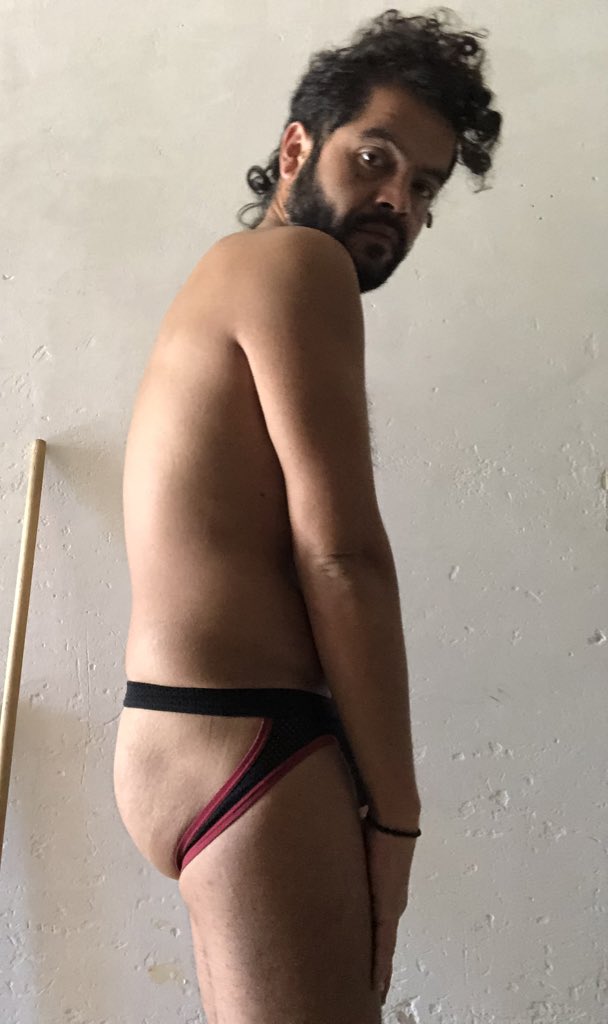 karl_sol's tweet photo. ¿Qué ves, tú qué ves?
¿Qué ves cuándo me ves?
             🌸🤍-♥️🔥 

#DomingoEnSuspensorio 
#JockstrapSunday 
#EnergiaLibidinal 
#LibidinalEnergy 
#DomingoParaReponerse 
#RecoverySunday https://t.co/a0THaFZEeV