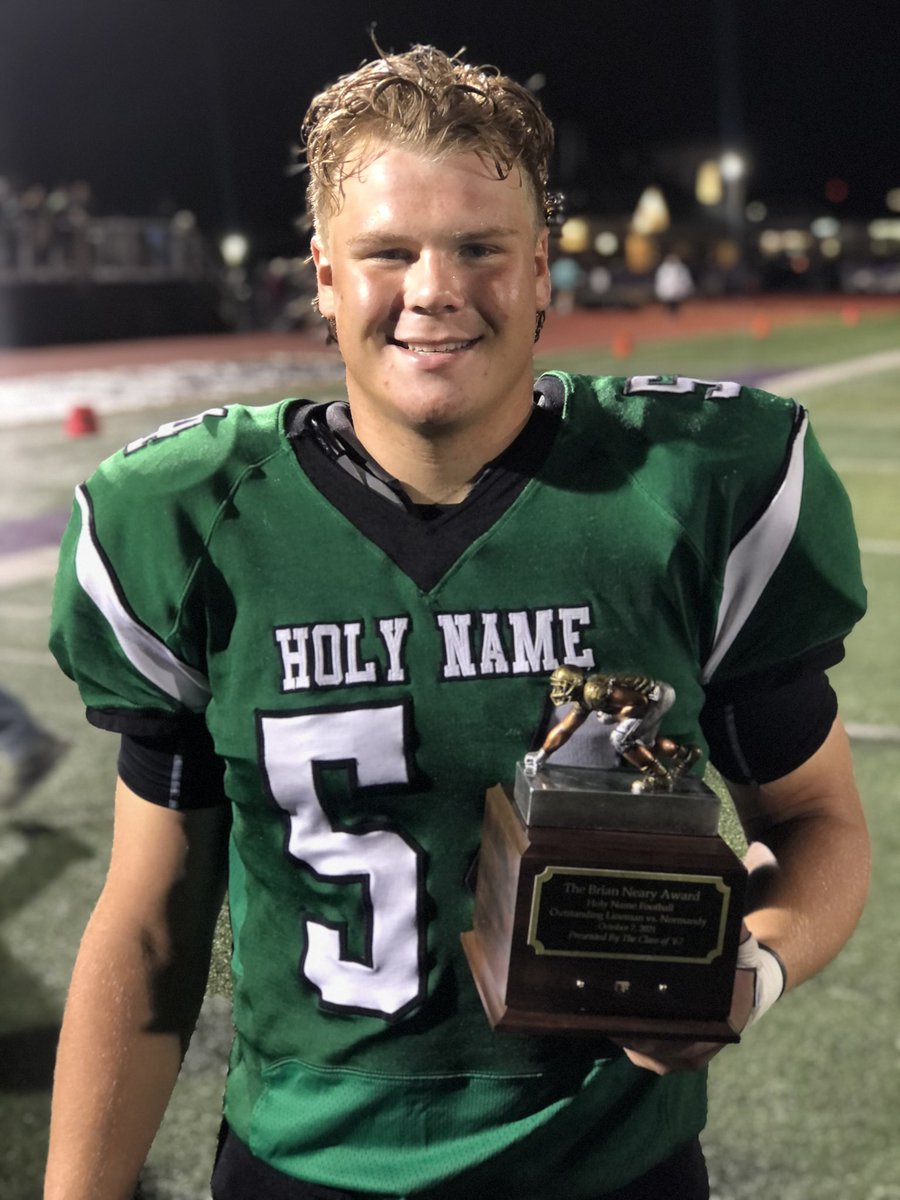 A true honor to be selected for the Brian Neary Lineman Award from the Class of 67’.  I’m thankful for all my teammates who share this award with me because without them I wouldn’t be anywhere. #AllHail #HolyName
<a href="/NamerAthletics/">Holy Name Athletics</a> <a href="/NamerFootball/">Holy Name Football</a>