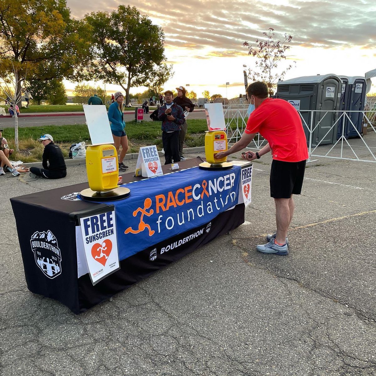 RACE Cancer Foundation (@racecancer) on Twitter photo We want to send a HUGE shout-out to Julie at <a href="/FedExHelp/">FedEx Help</a> and Edie at FedEx in Bromont, CO. These two helped get our “free sunscreen” dispensers to today’s Boulderthon so that thousands of runners could race #sunsafe. We want to send a HUGE shout-out to Julie at <a href="/FedExHelp/">FedEx Help</a> and Edie at FedEx in Bromont, CO. These two helped get our “free sunscreen” dispensers to today’s Boulderthon so that thousands of runners could race #sunsafe.